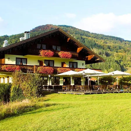 Deva Hotel-restaurant Fischerwirt Inklusive Chiemgau Card Отель 3*